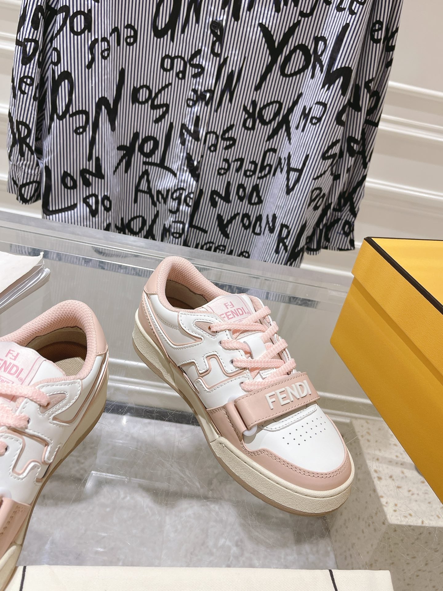 Luxury Shoes Fendi Unisex