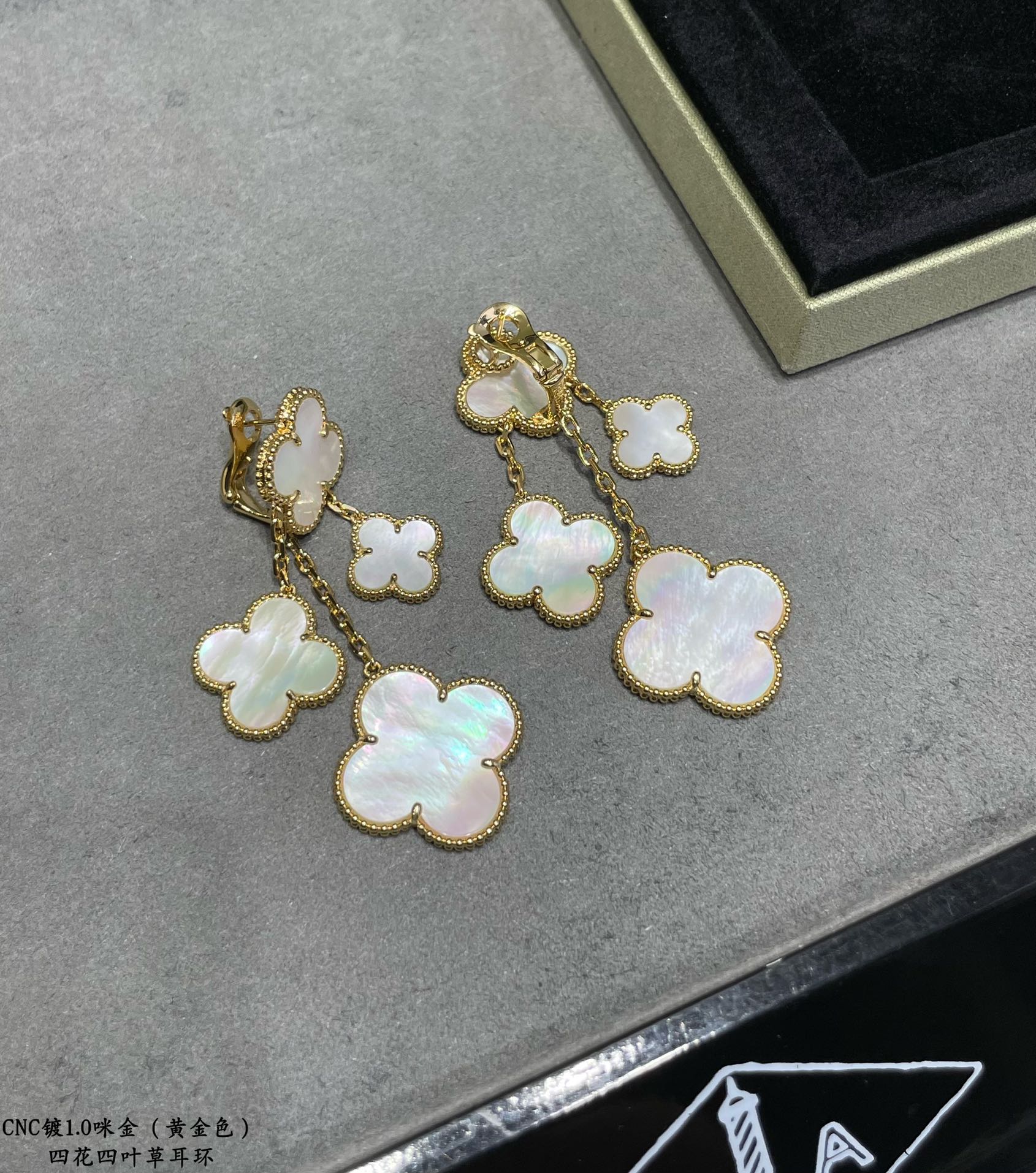 Van Cleef & Arpels Accessories