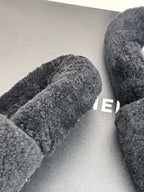 Women's dark navy plush CHANEL slides, textured fabric toe strap