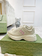 Gucci unisex sneakers, cream with lace-up front and pink logo emblem