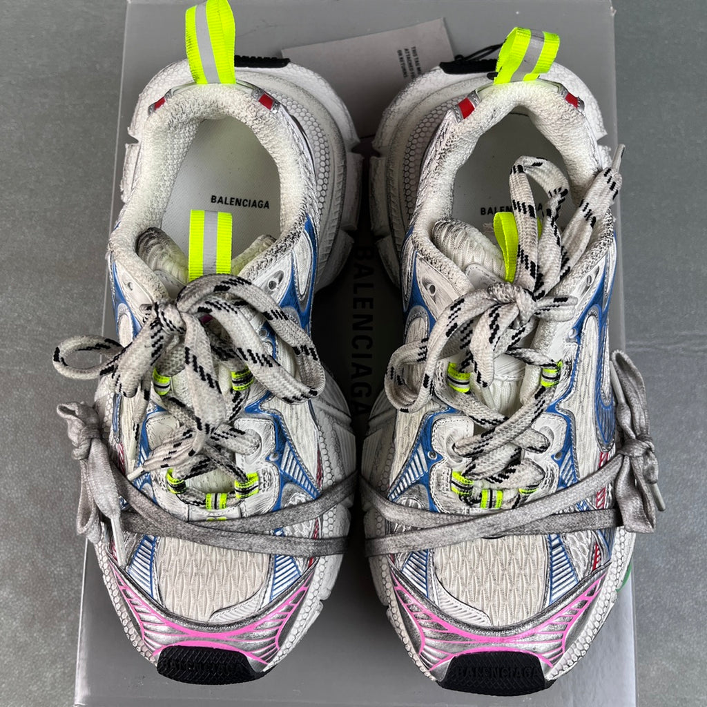 Unisex sneakers back view, white collars with BALENCIAGA logo, neon green lace tabs