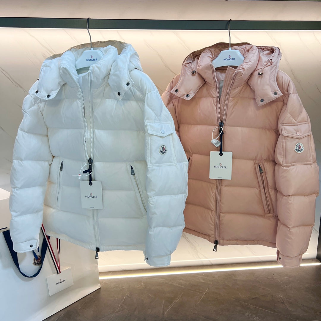 Long puffer jackets in light blue and pale pink, full-zip with hood