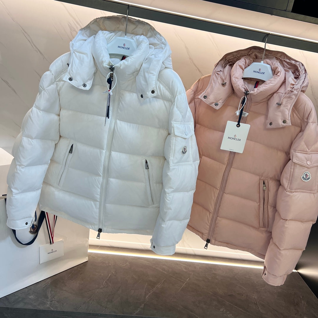 Long puffer jackets, light blue and pale pink, hood and front zip with pockets