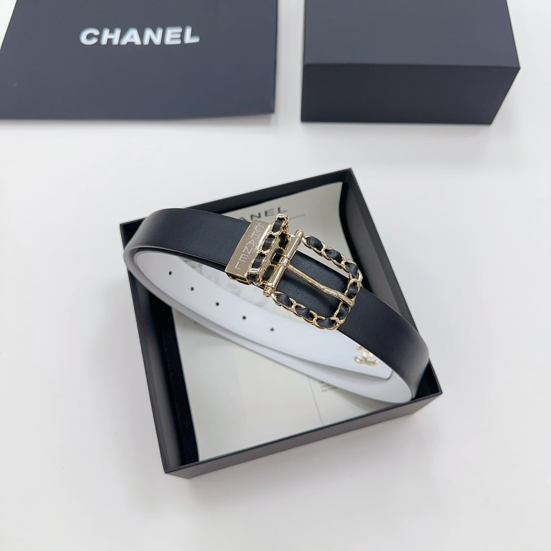 Chanel leather belt in dark blue with gold-tone CC buckle and chain detail