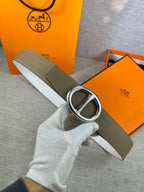 Olive leather belt with silver double-ring buckle and white lining