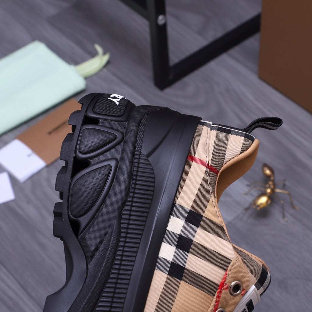 Luxury Shoes Burberry