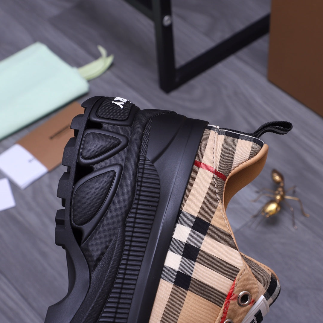 Luxury Shoes Burberry