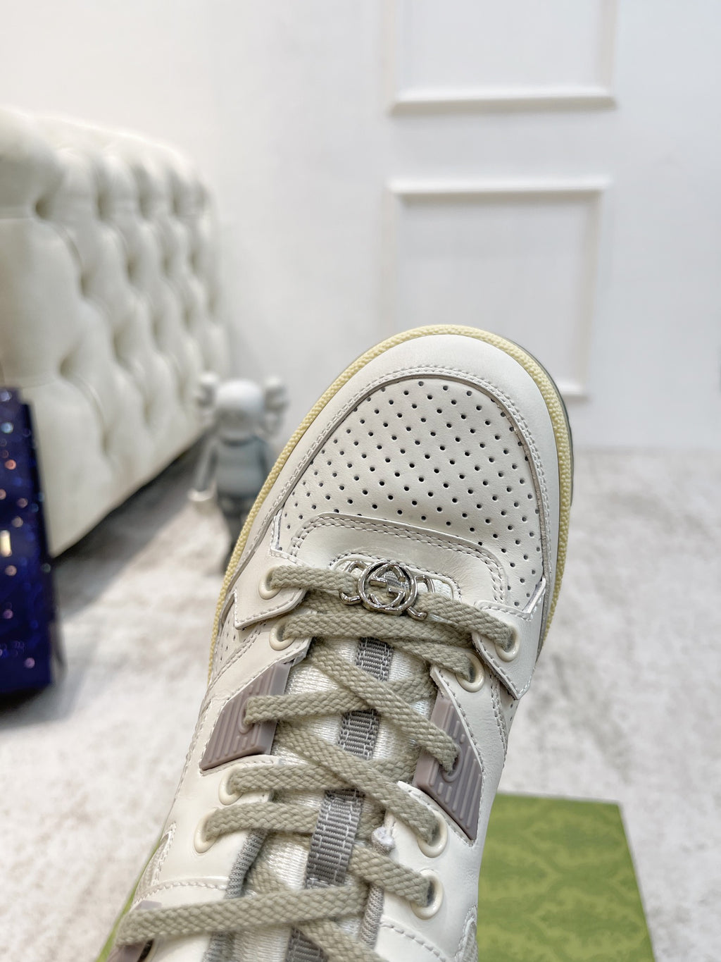 Gucci unisex sneakers toe, white perforated upper with lace eyelets and beige trim