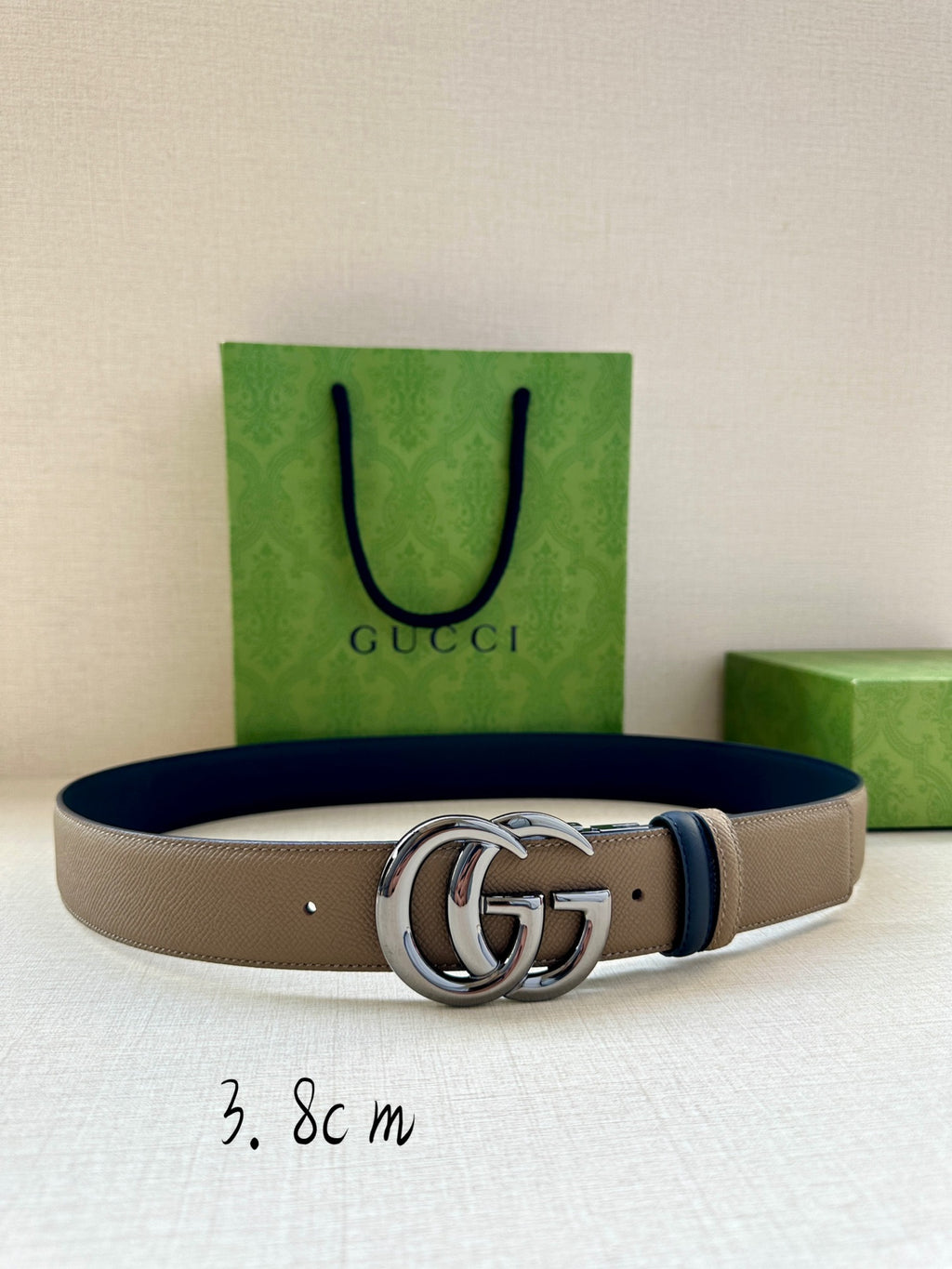 Gucci belt in beige leather with dark blue keeper and silver double-G buckle