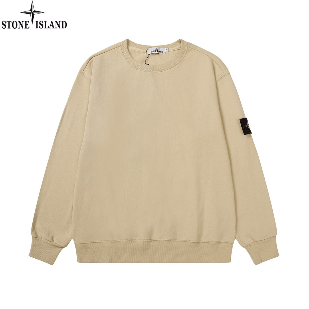 Beige crewneck sweatshirt with long sleeves and ribbed cuffs