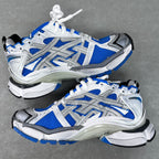 Unisex sneakers in white and blue with lace-up, chunky sole and silver details