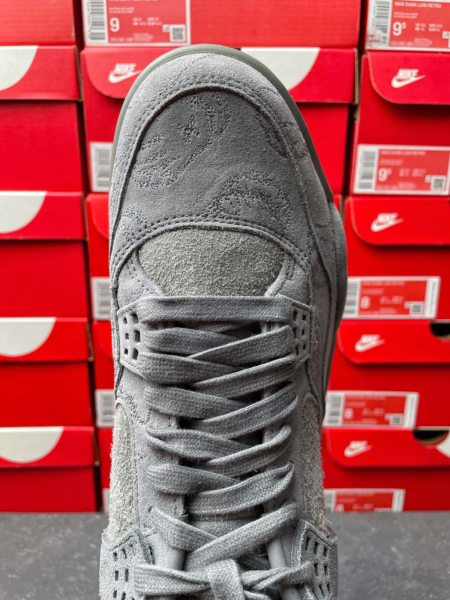 GX Batch-Kaws × Air Jordan 4 Grey
