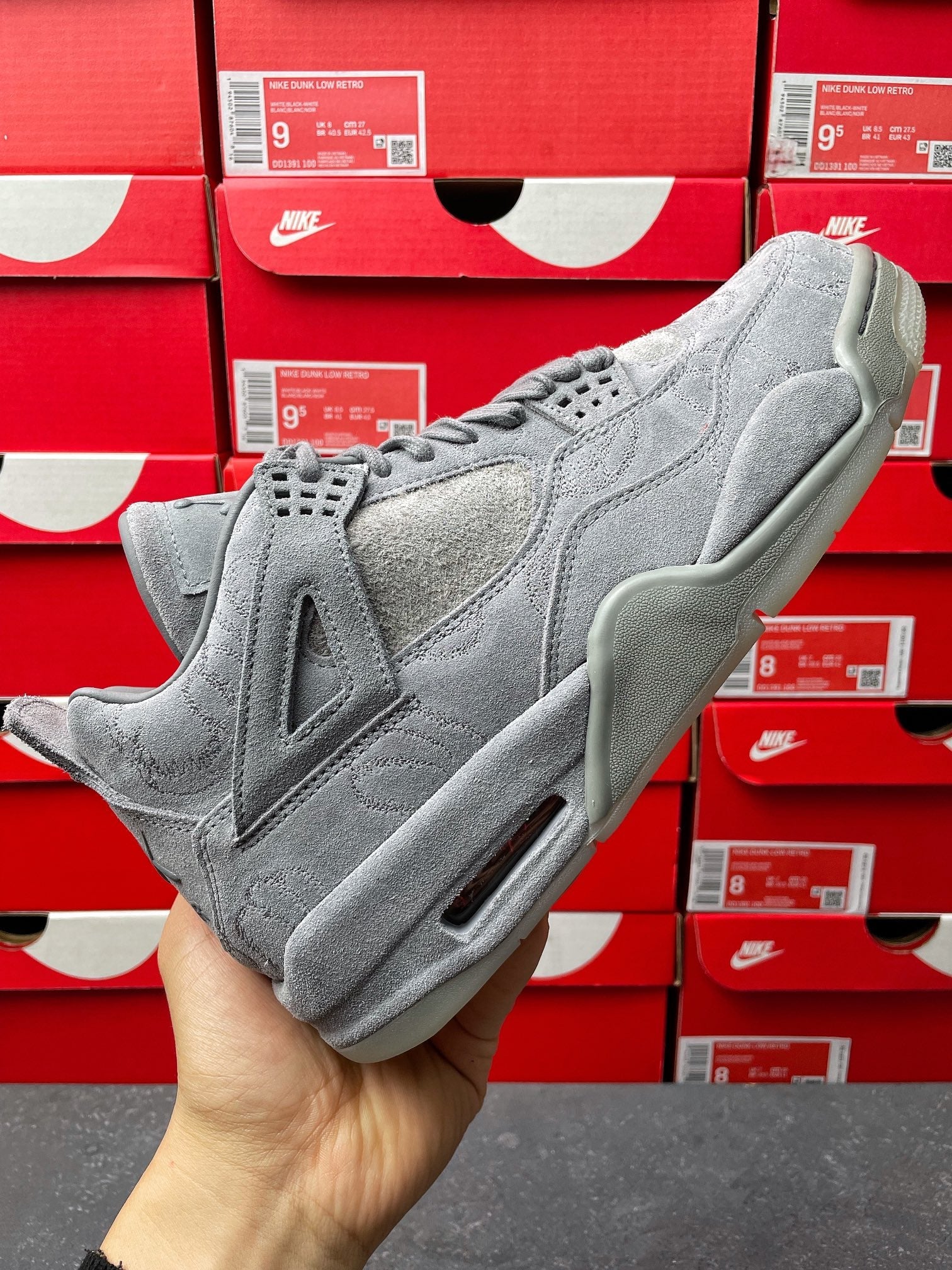 GX Batch-Kaws × Air Jordan 4 Grey