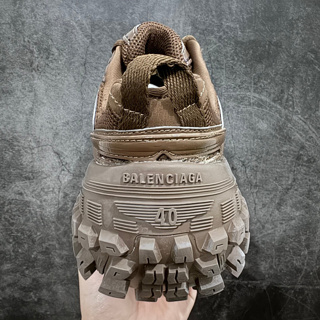 Unisex sneakers with beige knit lining and BALENCIAGA logo on heel, lug outsole