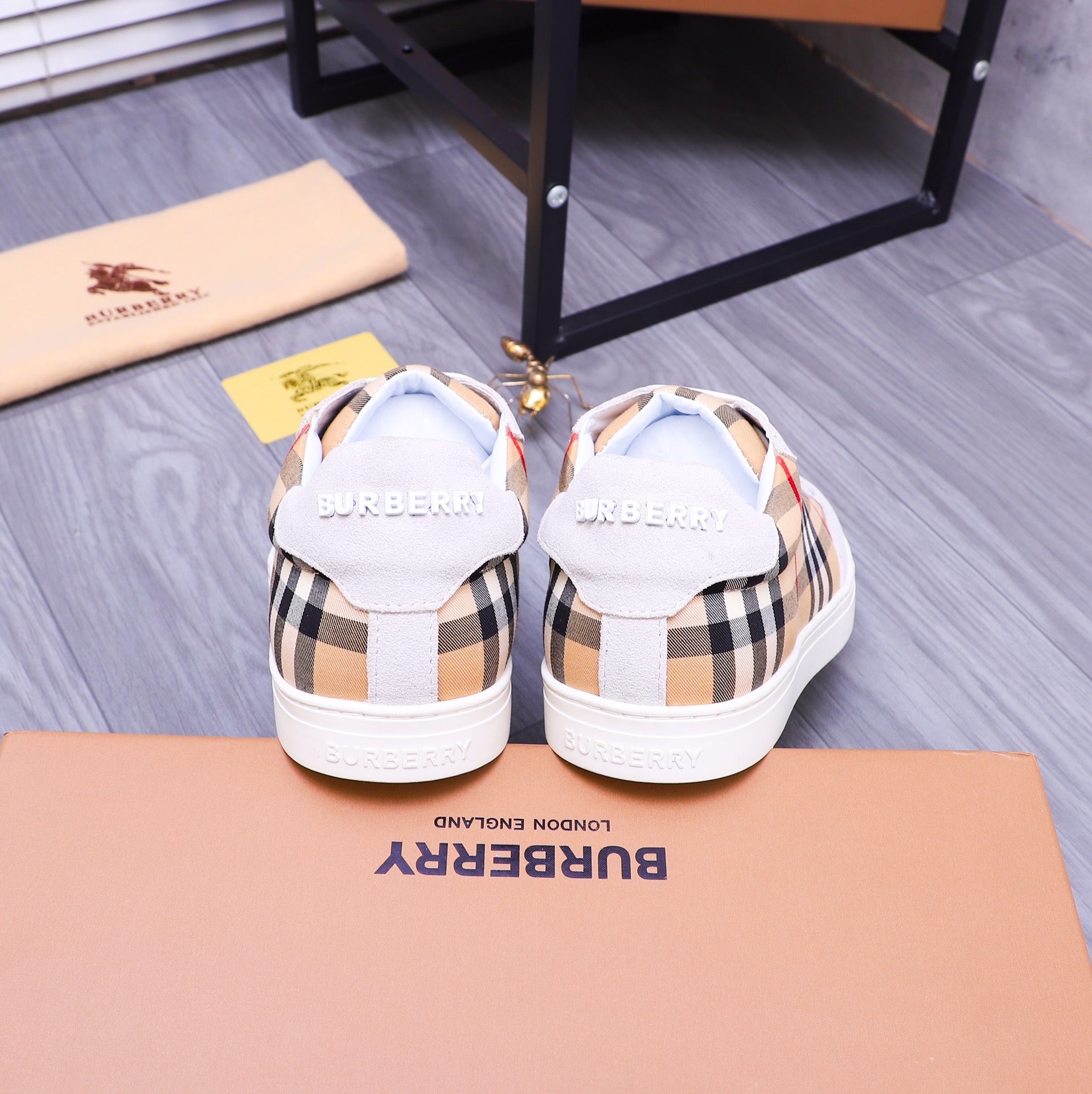 Luxury Shoes Burberry