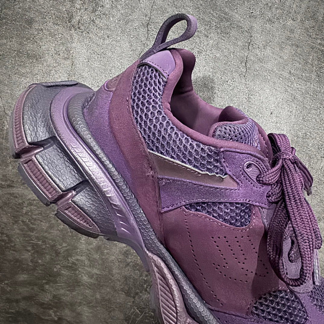 Purple lace-up sneaker with mesh quarter panel and sculpted side sole unit
