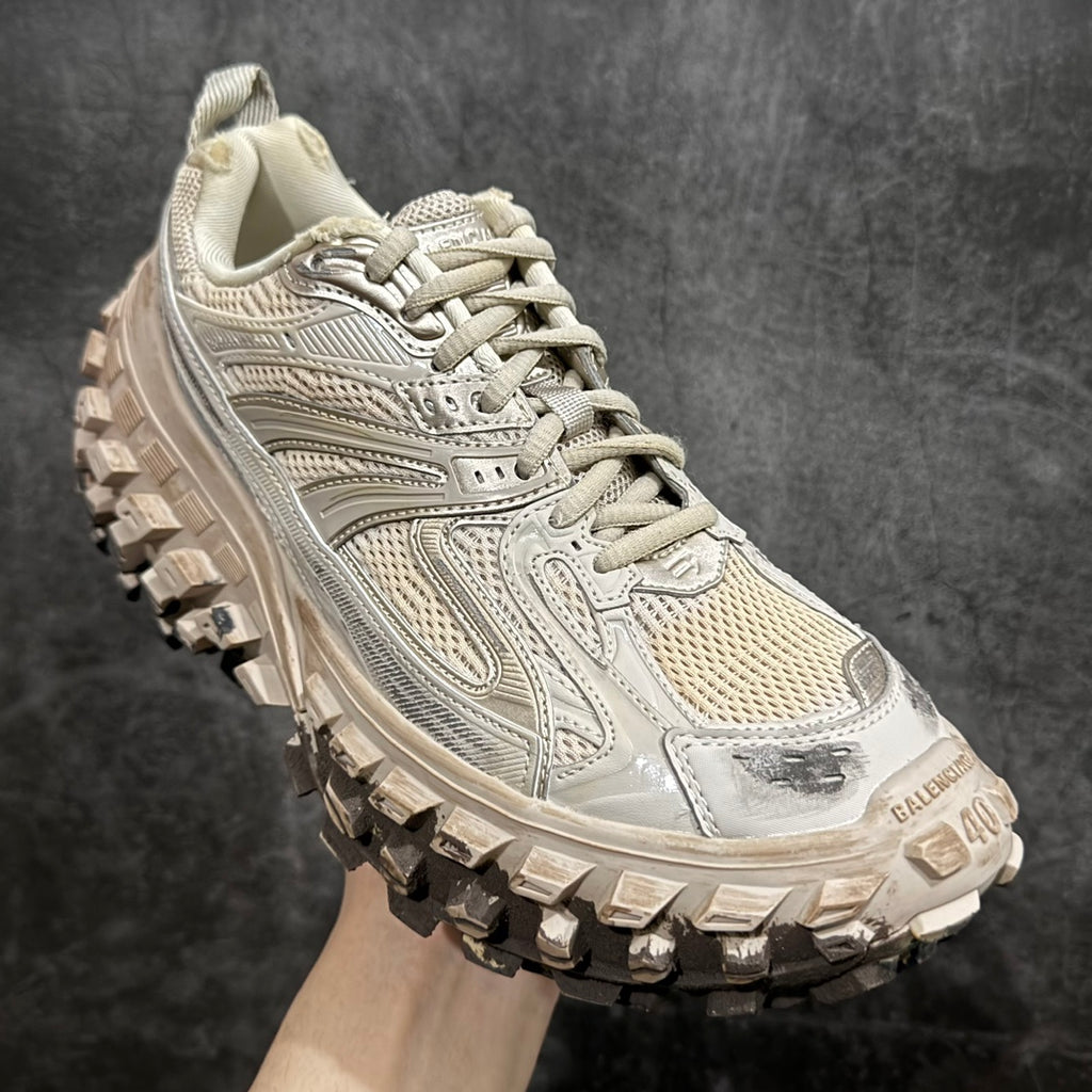 Balenciaga unisex sneakers profile, off-white lace-up with rugged lug sole