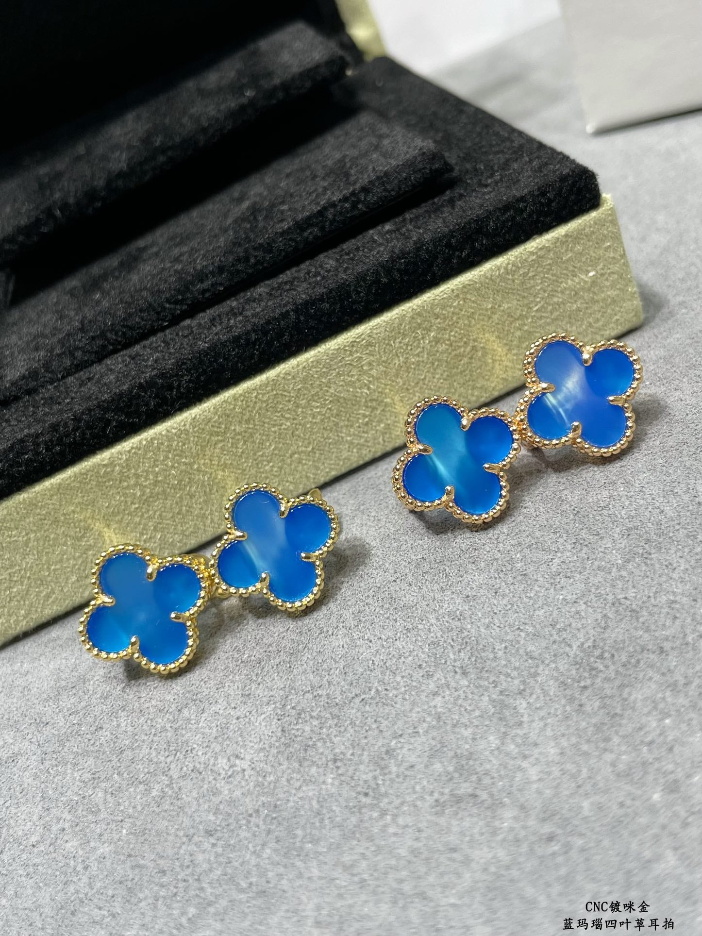 Van Cleef & Arpels Accessories