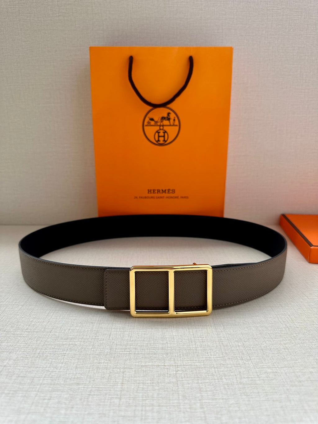 Brown leather belt with double-square gold buckle