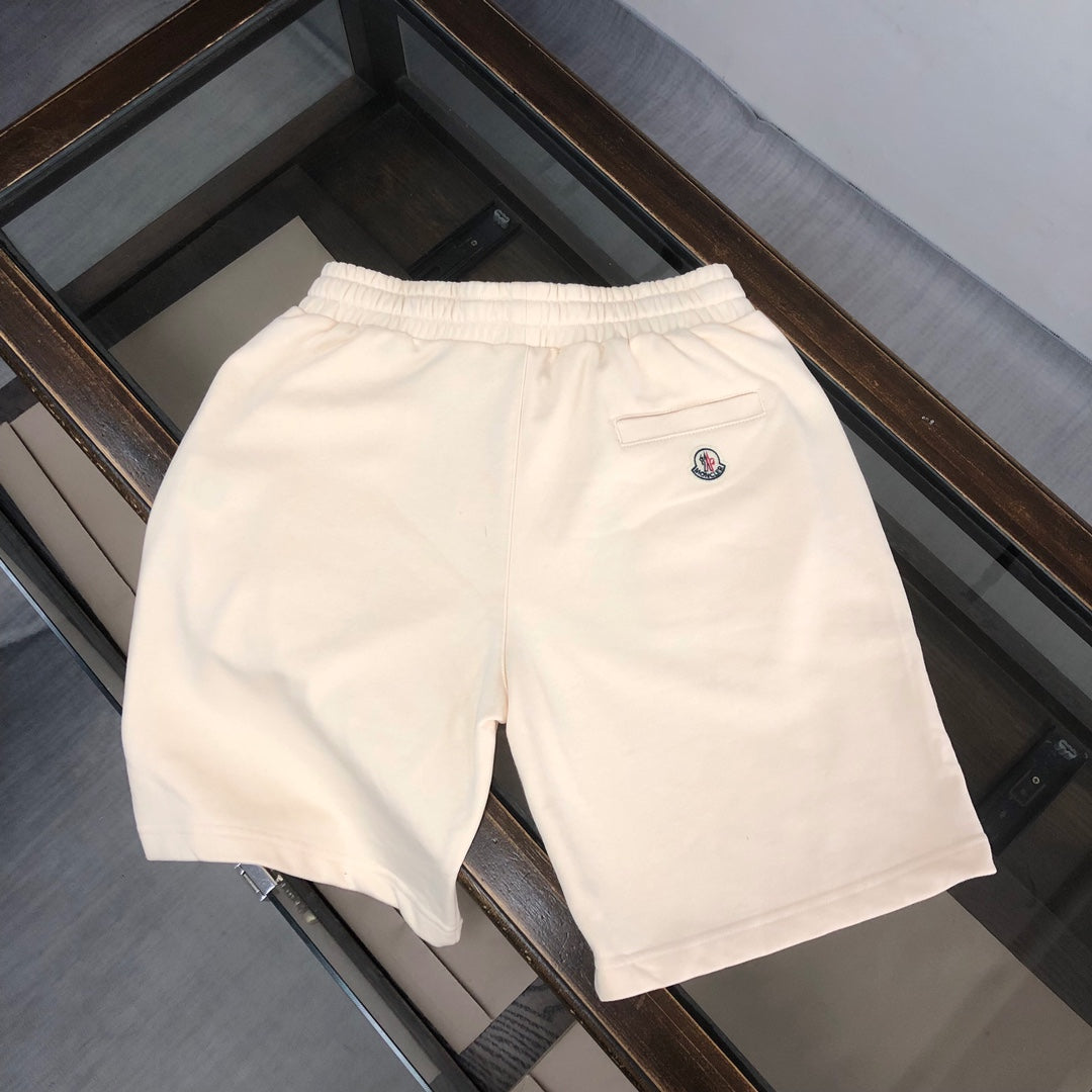 Stone Island shorts in light cream with elastic waistband and side pockets