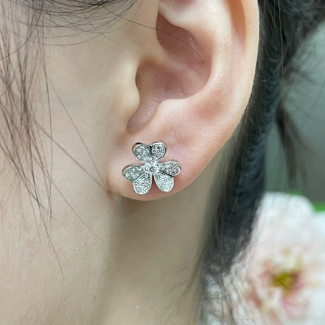 Four-leaf clover stud earring with silver-tone and clear stones