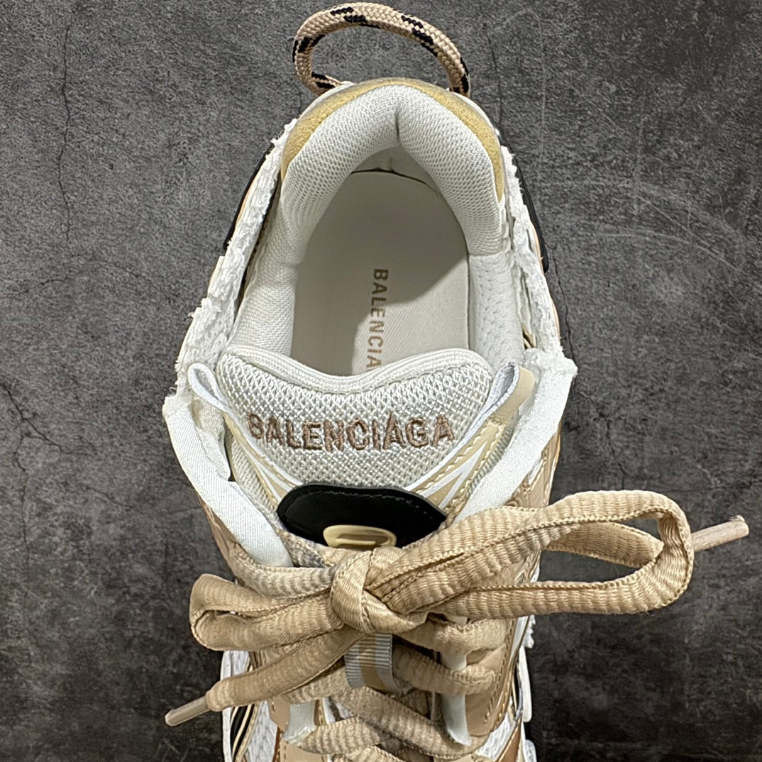 Unisex high-top sneakers with fabric lining and Balenciaga logo at heel