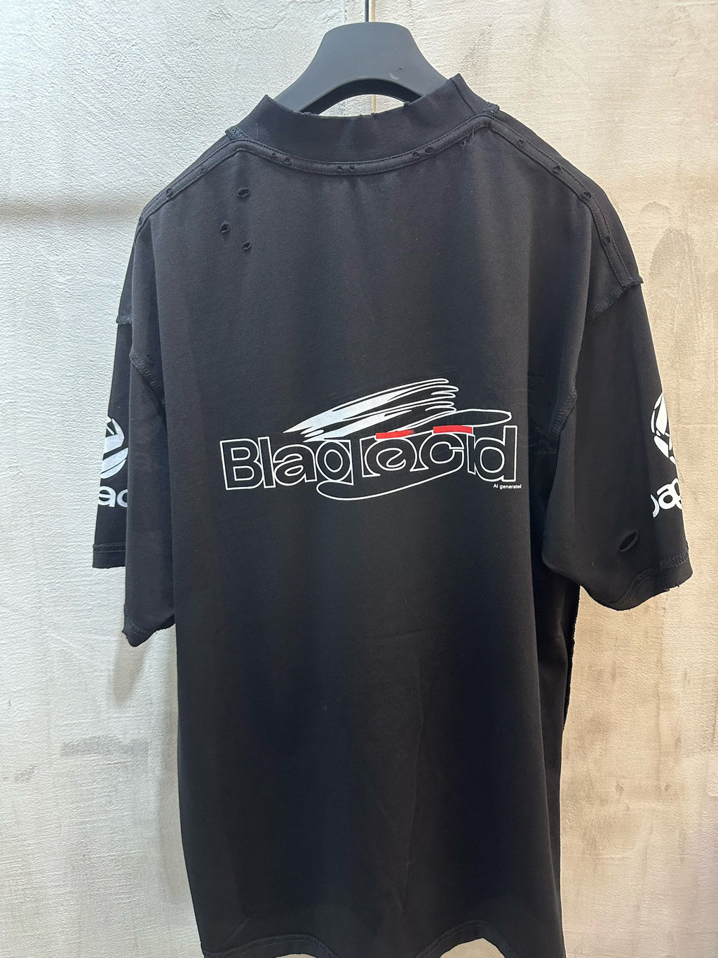 Short-sleeve T-shirt, black with large white back logo print