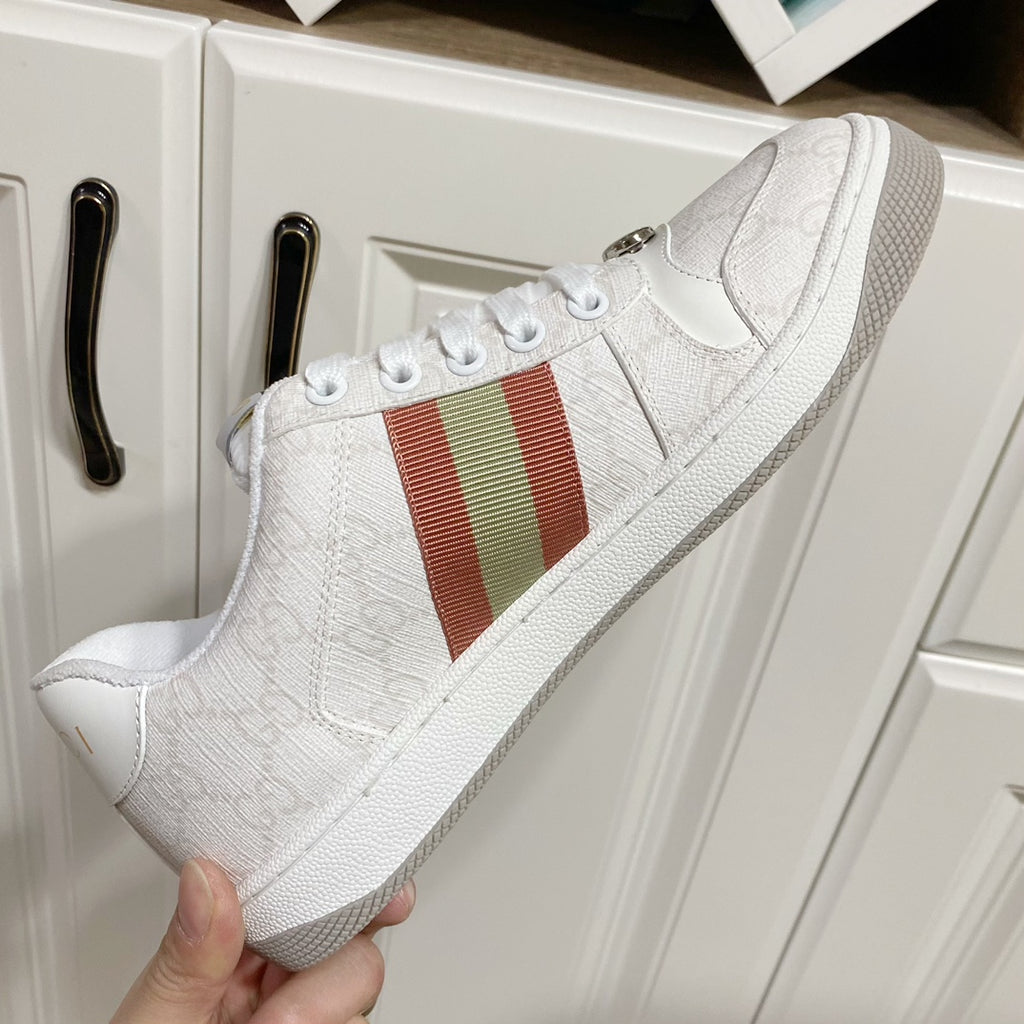 White Gucci unisex sneakers with side web stripe and lace-up front