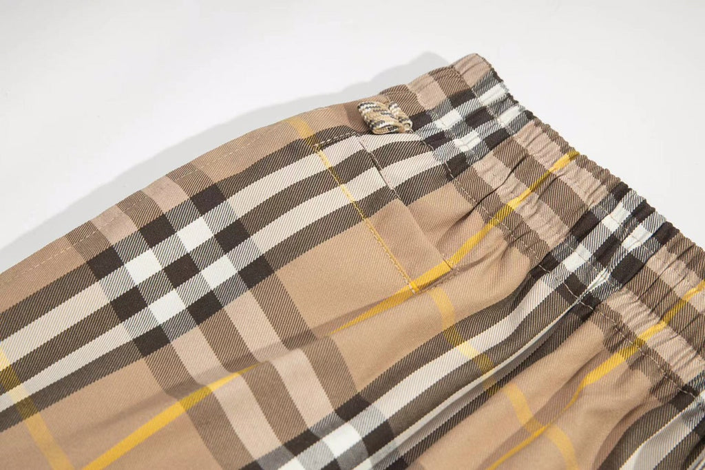 Plaid shorts with elastic waistband and drawstring cord, beige black yellow check