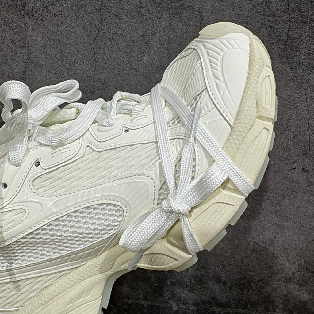 Balenciaga unisex sneakers off-white with side strap details and thick outsole