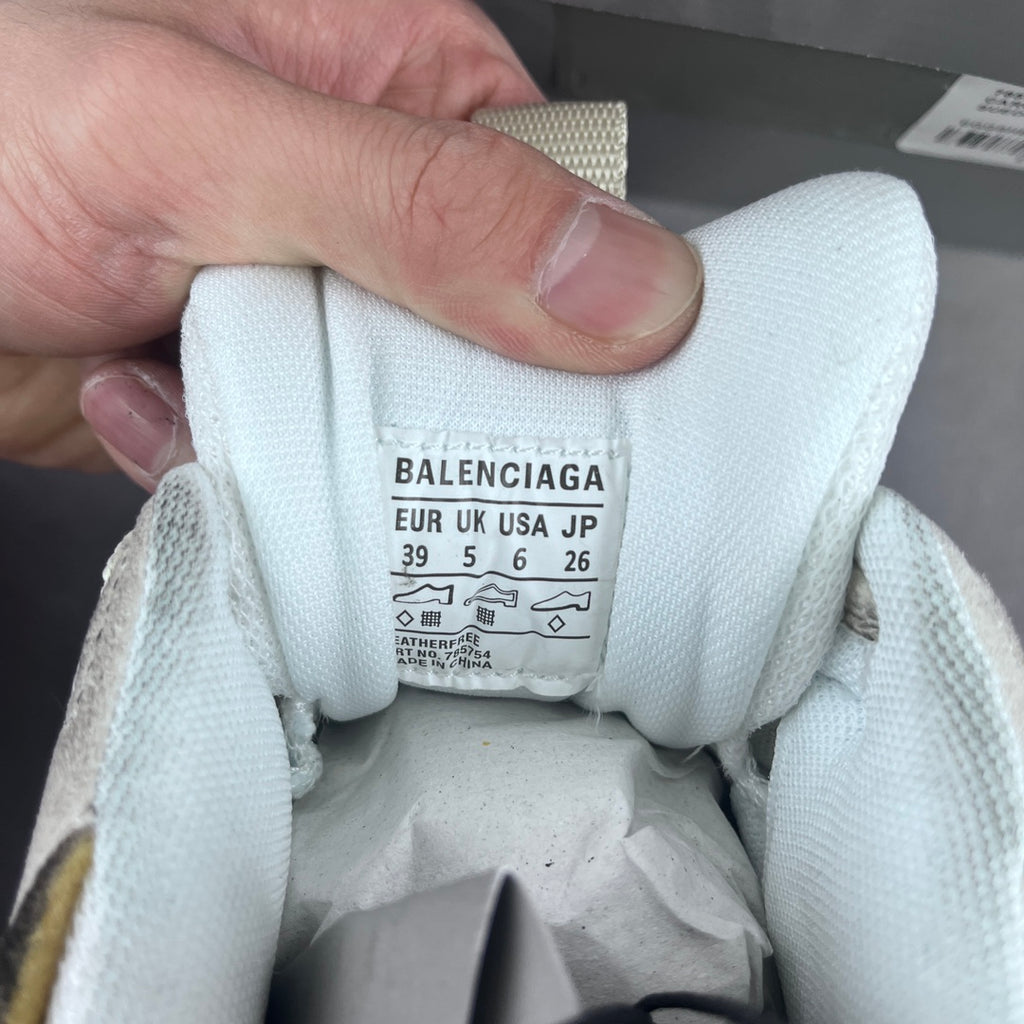 Balenciaga sneaker insole label with size 39 and EUR/UK/USA details