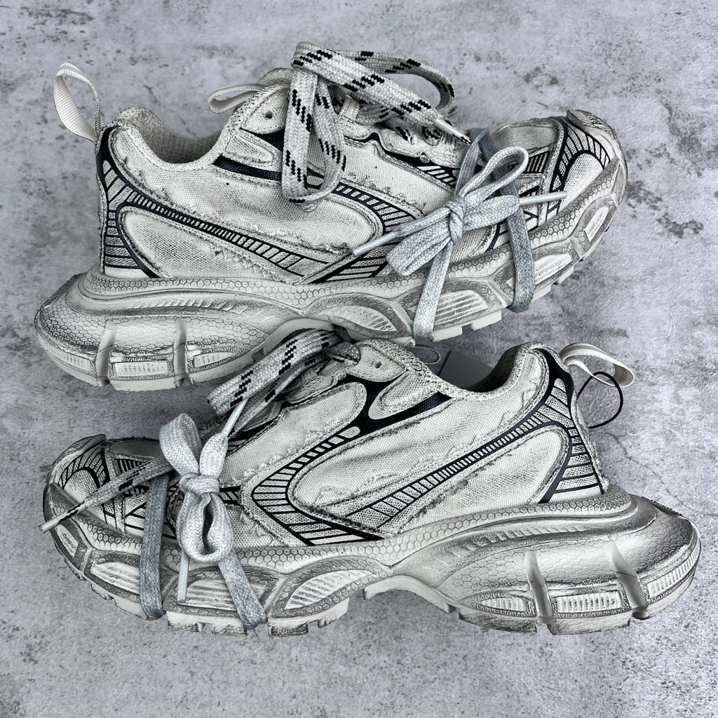 Balenciaga unisex sneakers in silver with black side stripes and blue laces