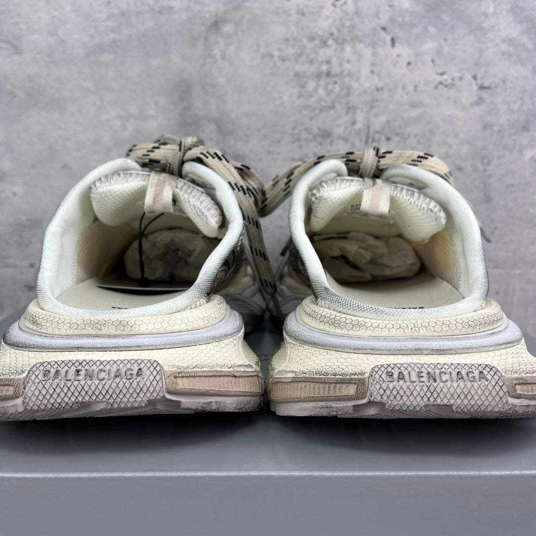 Balenciaga unisex sneakers heel view with embossed side branding and cushioned collar