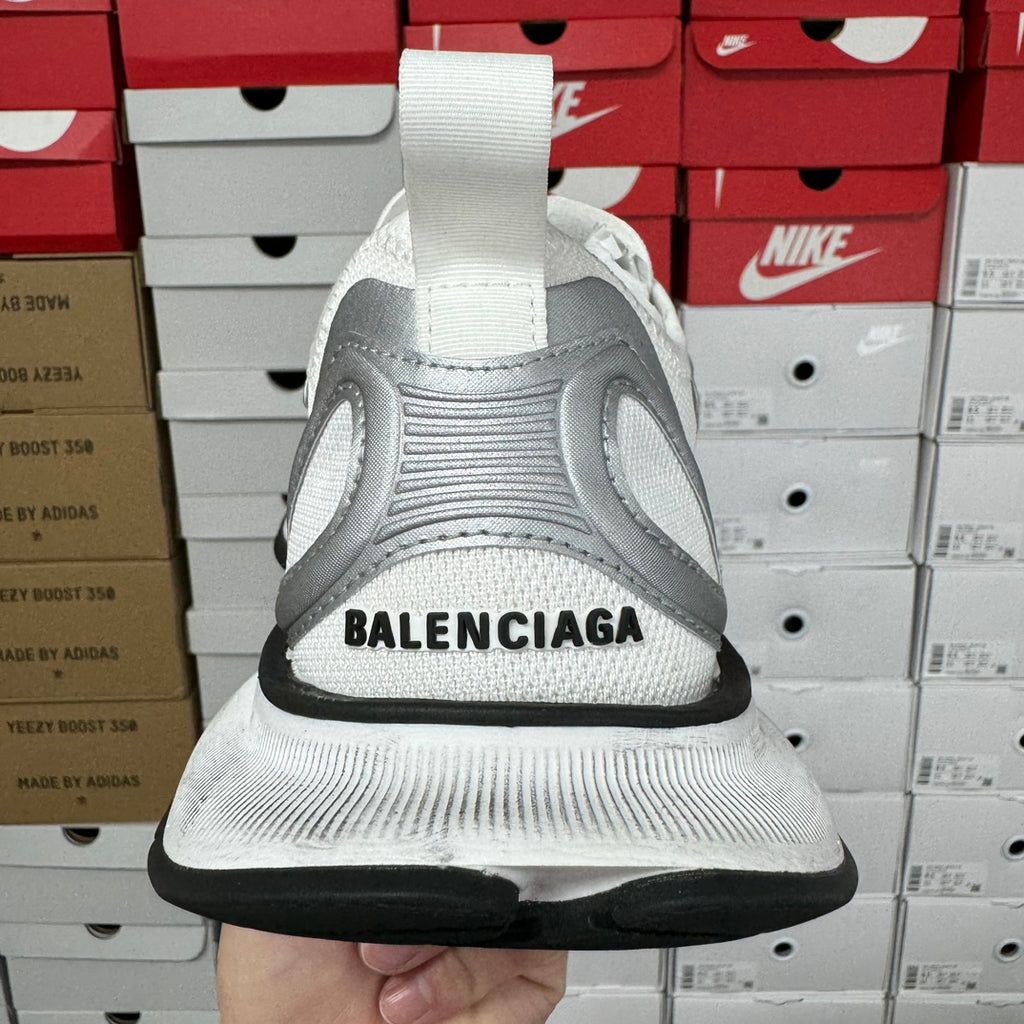 White unisex sneaker heel with BALENCIAGA logo and black rubber midsole