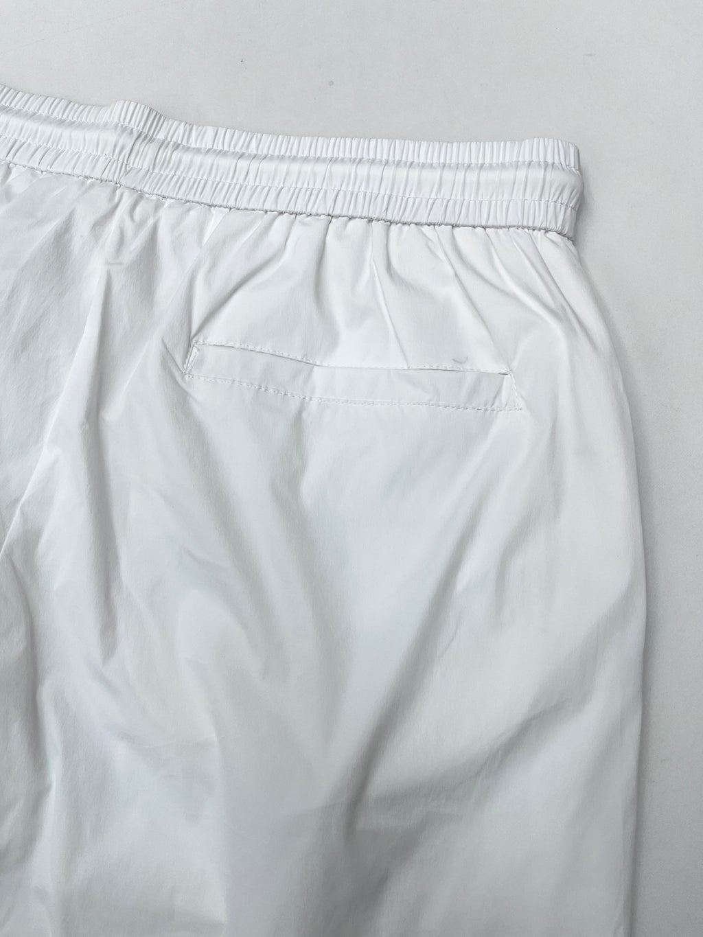 Burberry white shorts with elastic waistband and back seam details