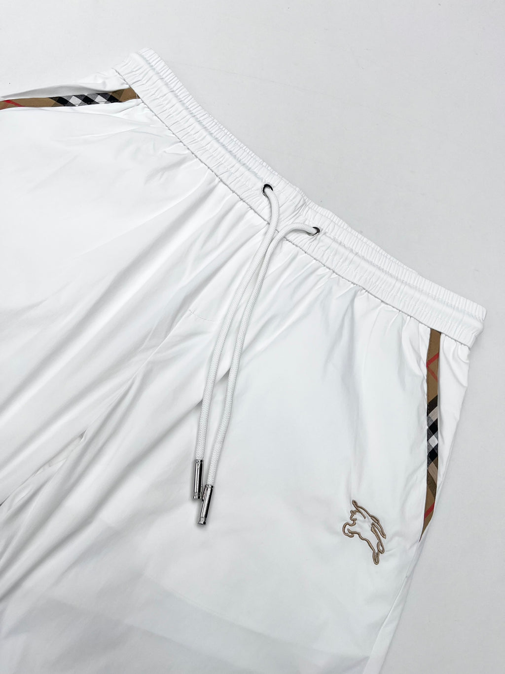 Burberry white shorts waistband with drawstring and elastic trim