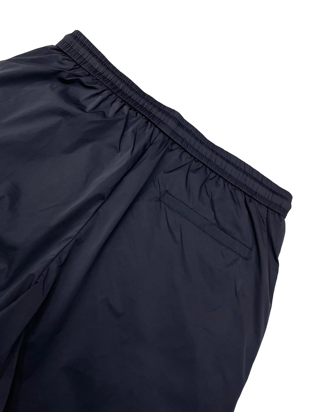 Dark navy Burberry shorts with elastic waistband and stitched front pleat