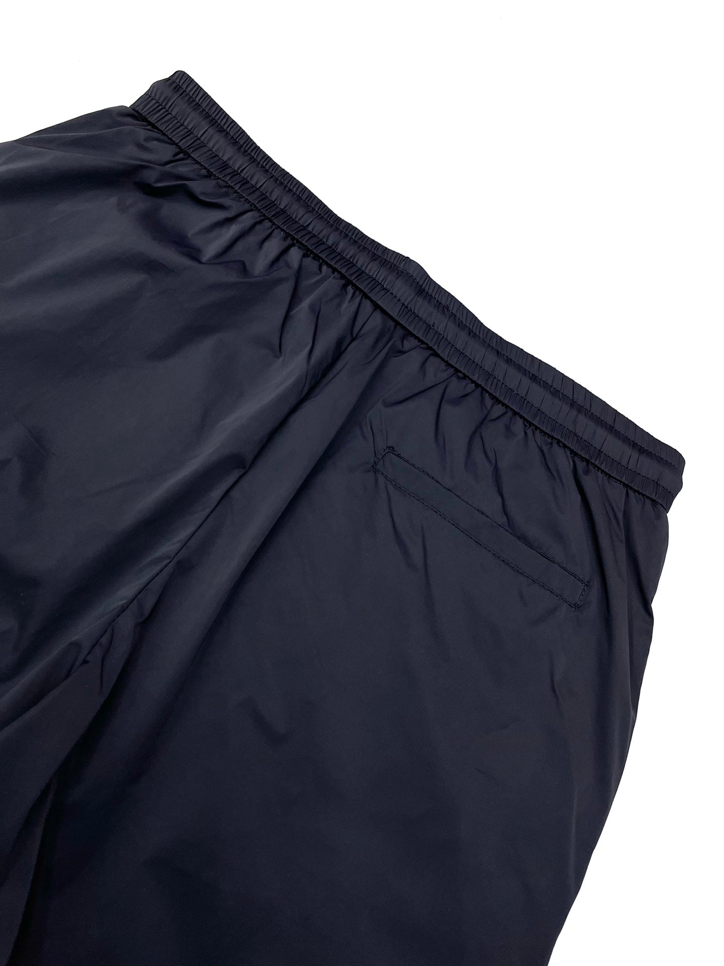 Dark navy Burberry shorts with elastic waistband and stitched front pleat