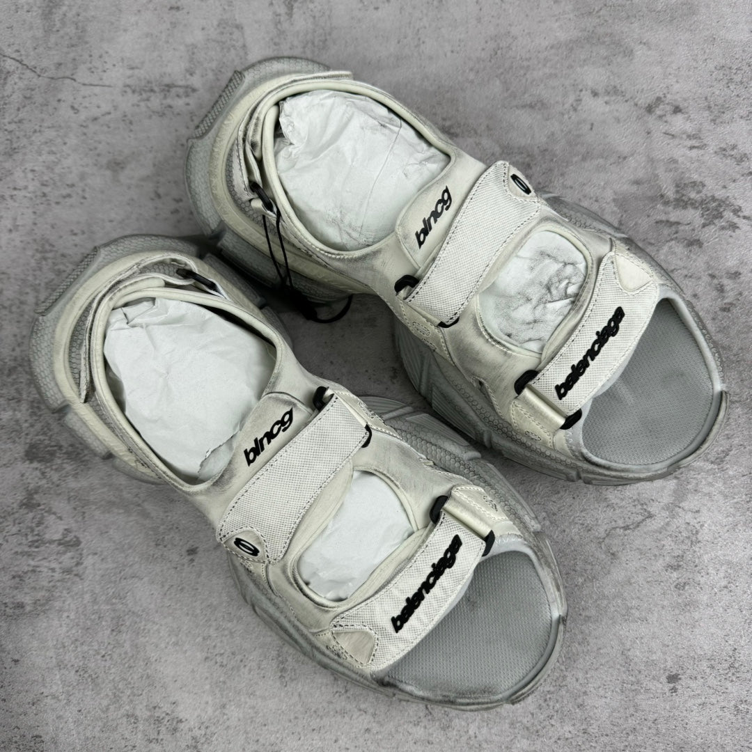 Balenciaga unisex low-top sneakers in light gray leather, velcro straps and logo
