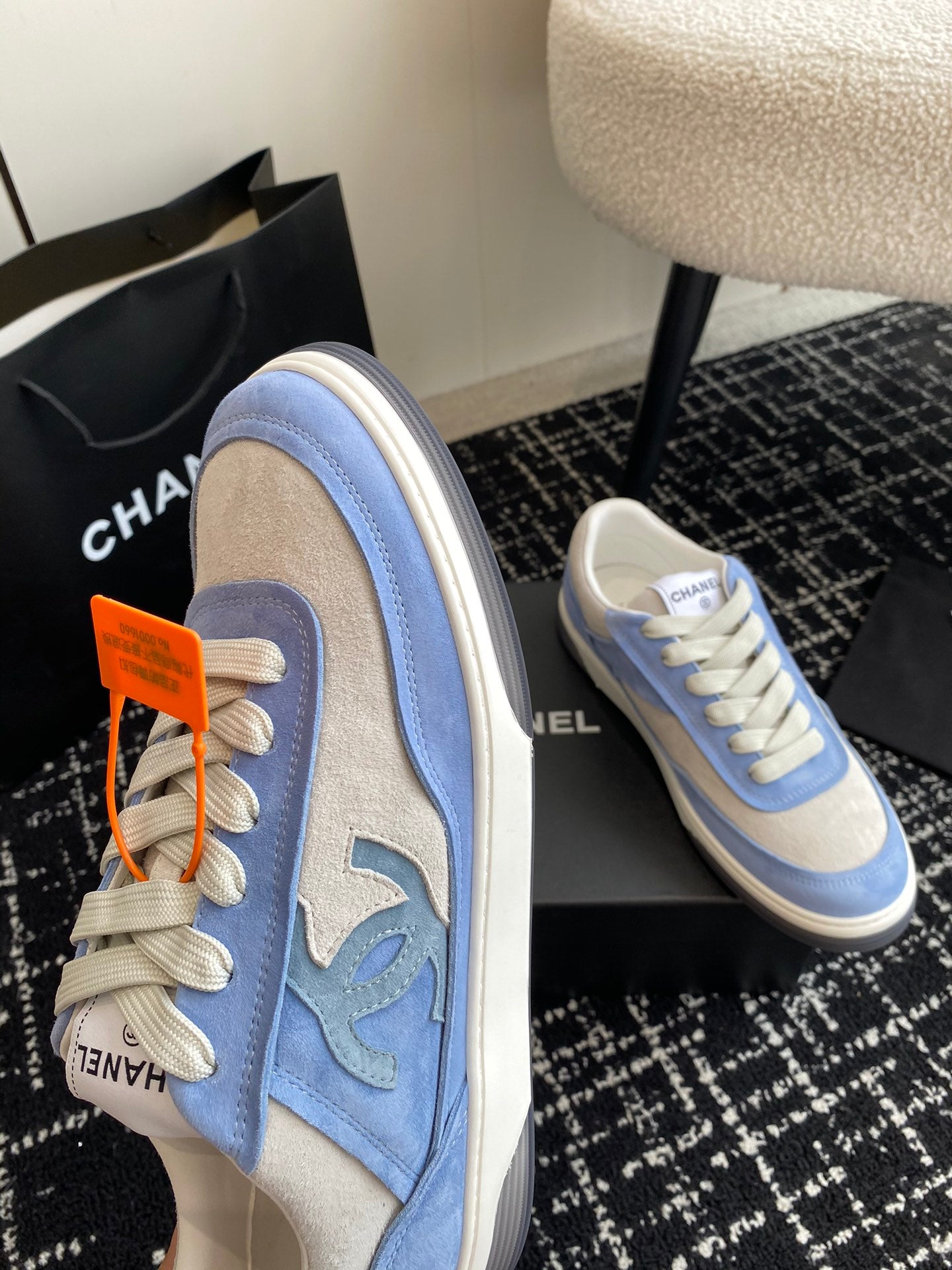 Luxury Shoes Chanel Unisex