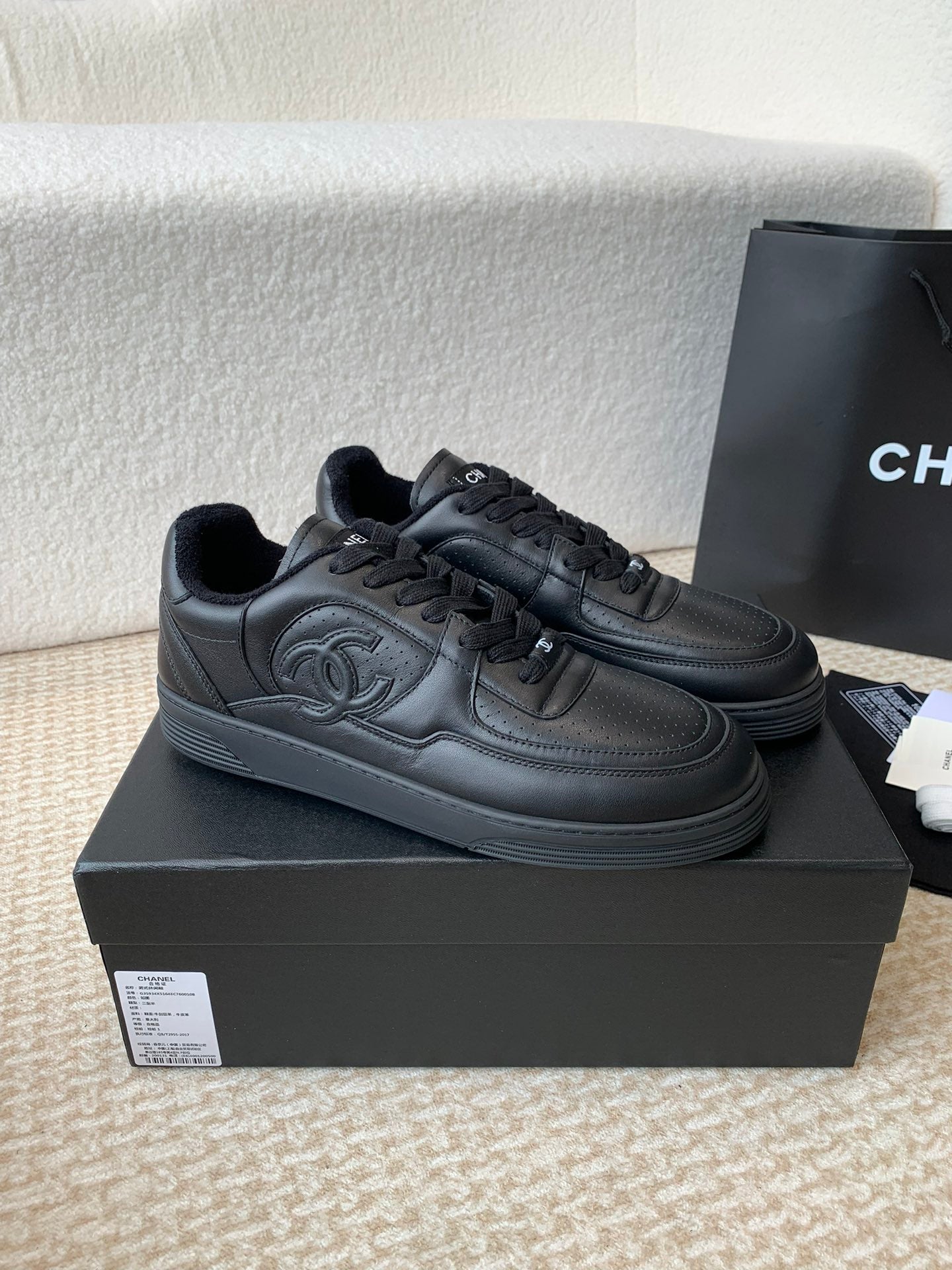 Luxury Shoes Chanel Unisex