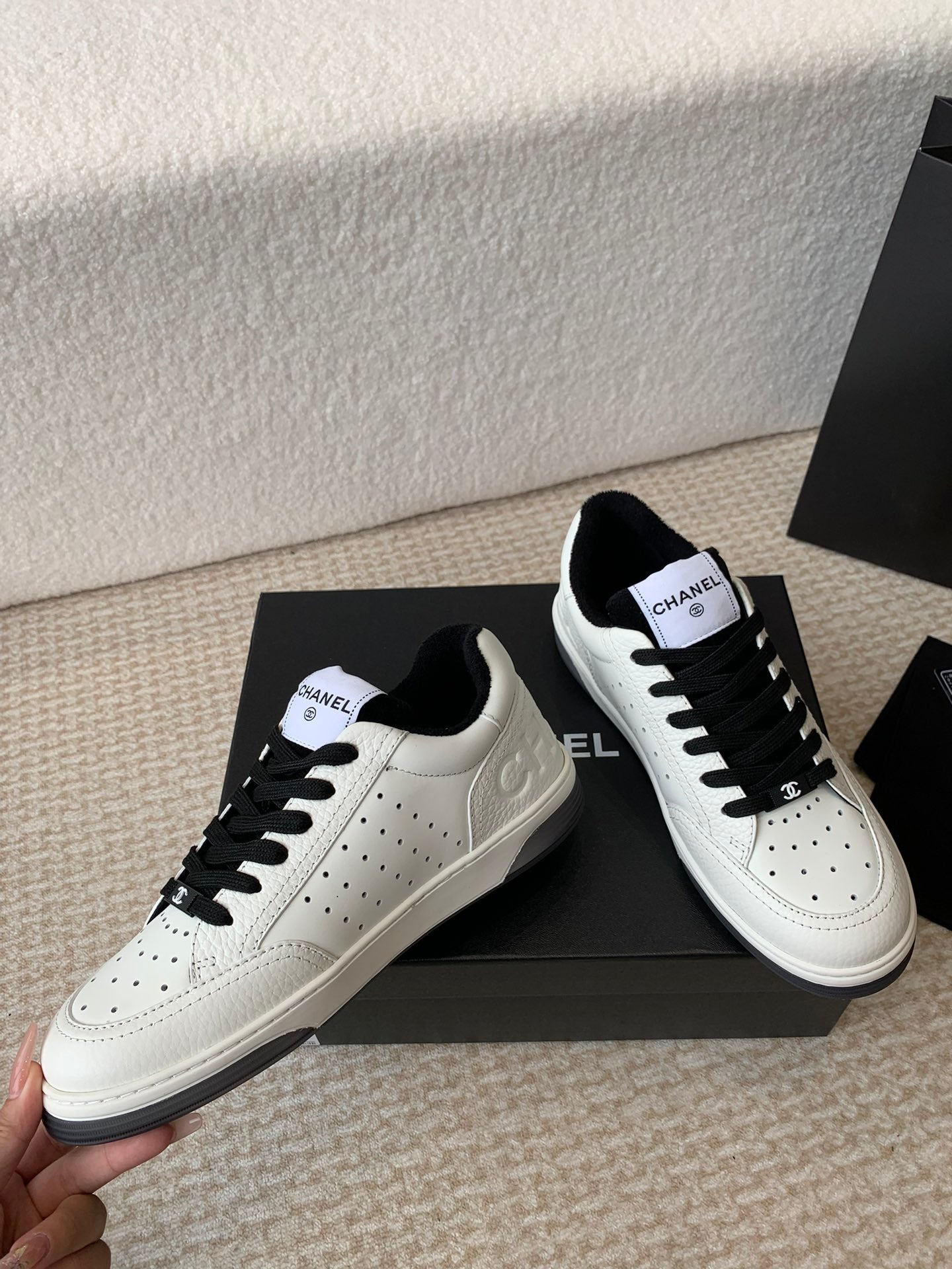 Luxury Shoes Chanel Unisex