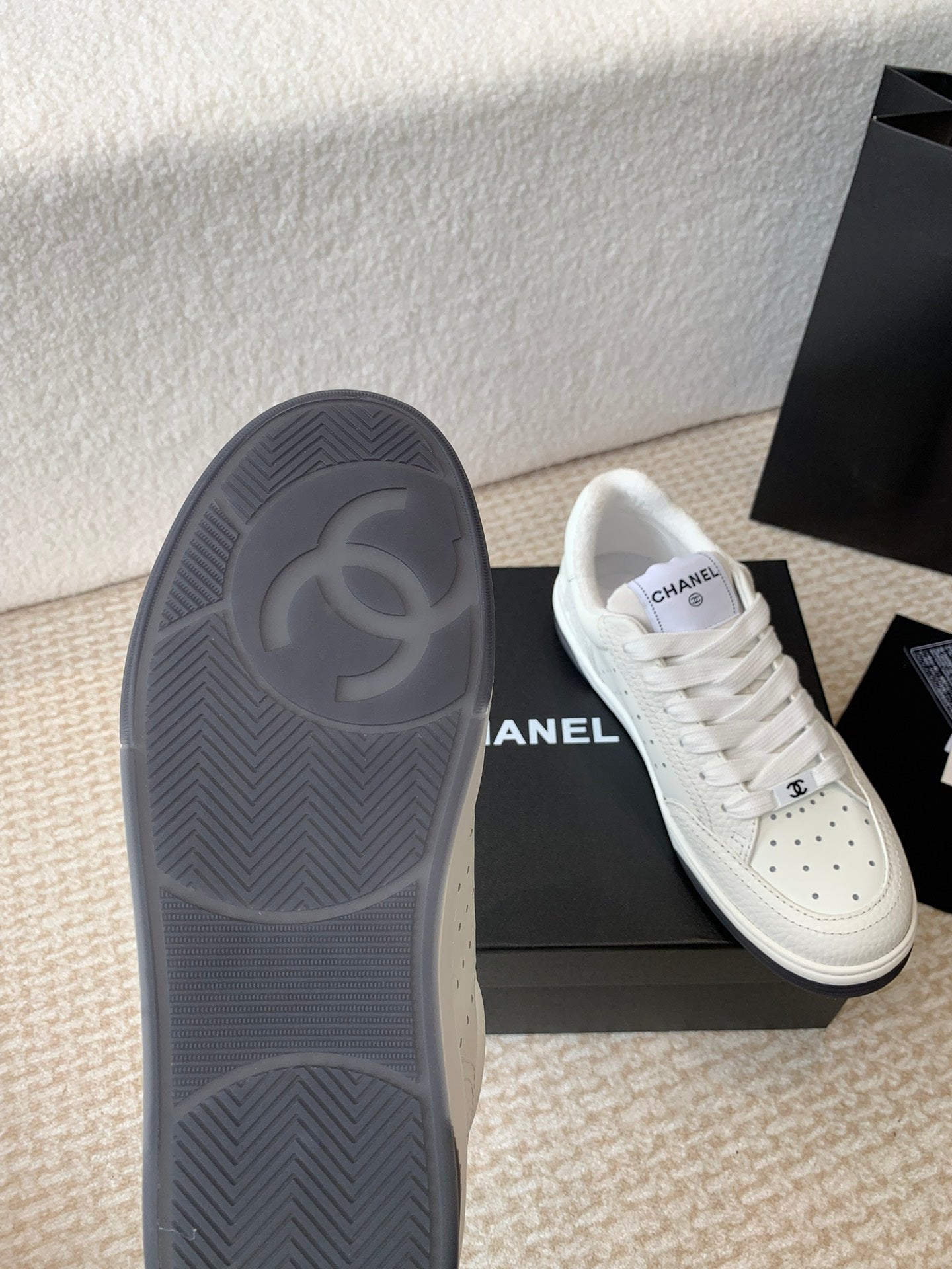 Luxury Shoes Chanel Unisex