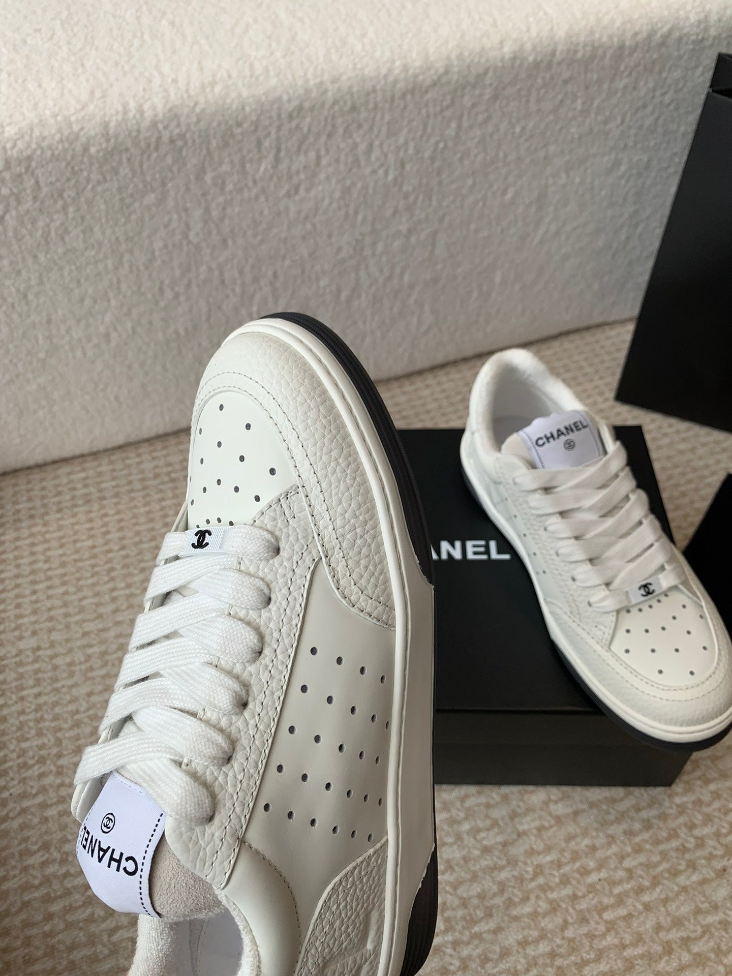 Luxury Shoes Chanel Unisex