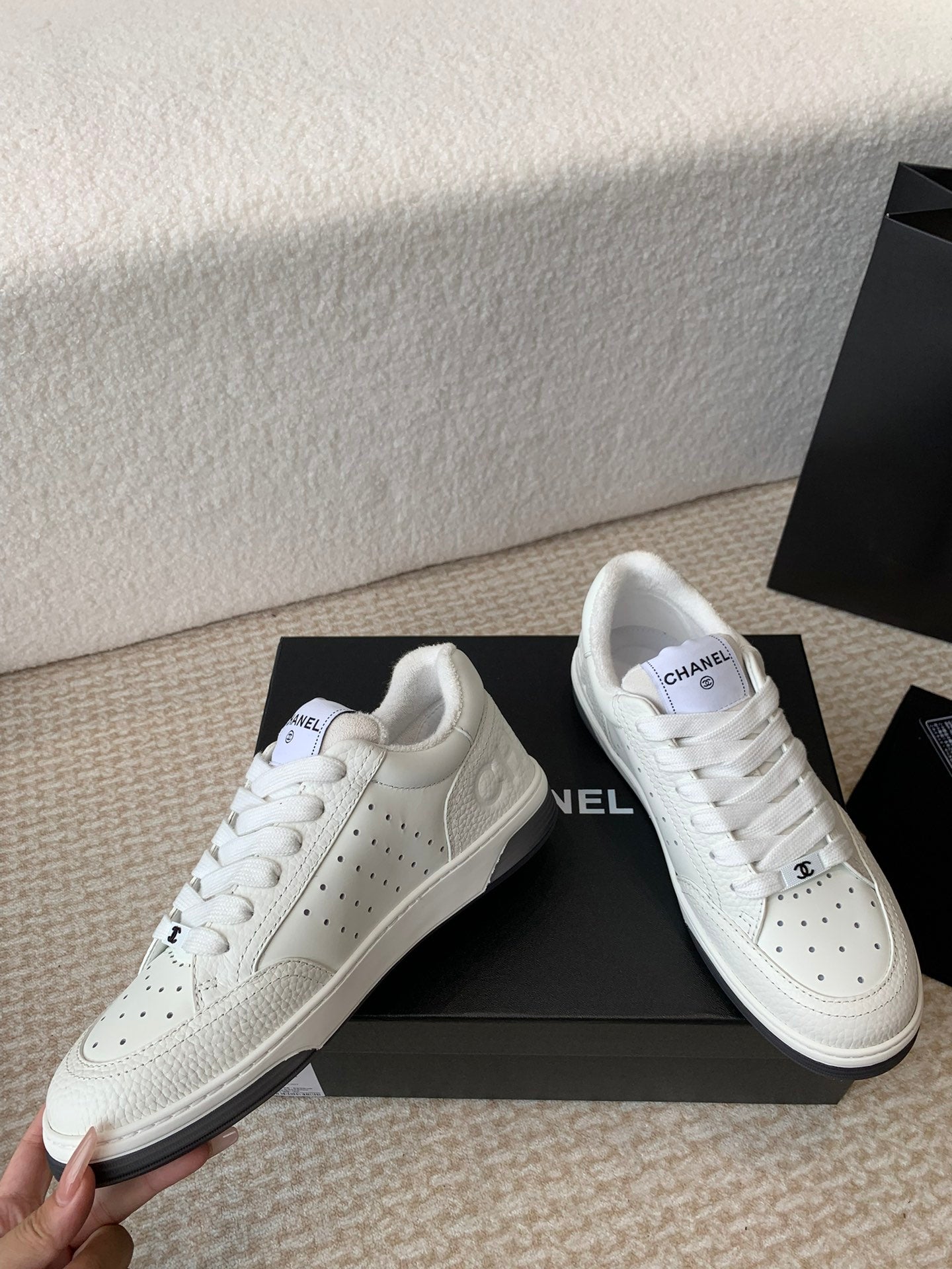 Luxury Shoes Chanel Unisex