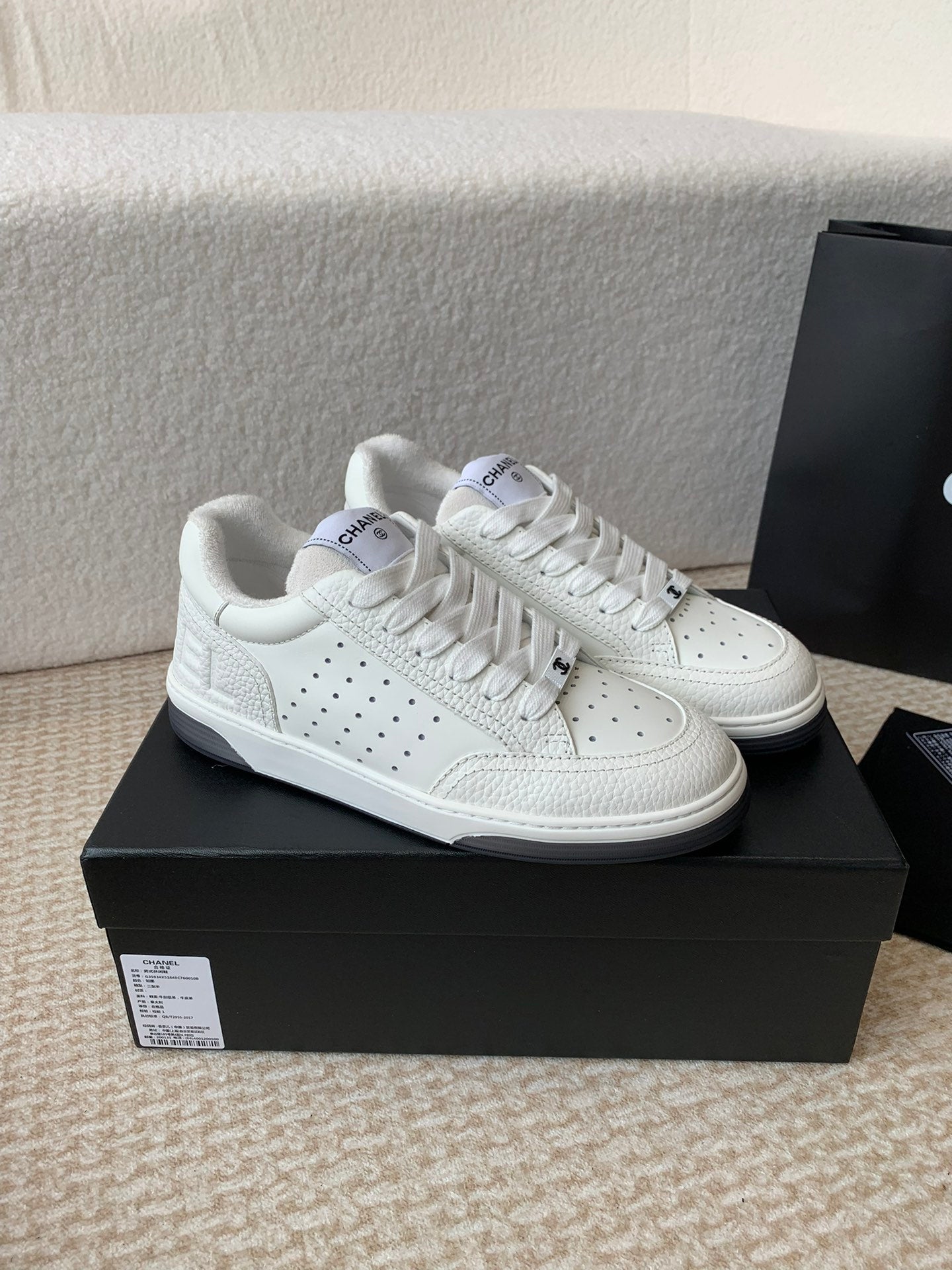 Luxury Shoes Chanel Unisex