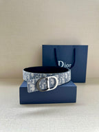 Light blue jacquard belt with circular silver buckle