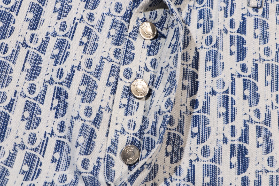 Dior shorts front placket with three metal buttons