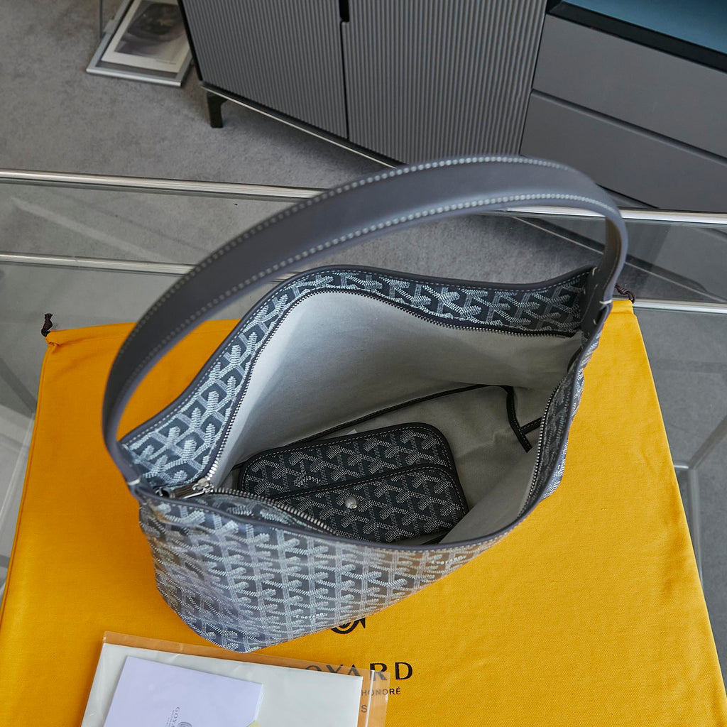 Goyard bag open top, blue-gray Goyardine exterior, fabric lining