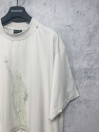 White short-sleeve T-shirt with left chest Statue of Liberty graphic detail